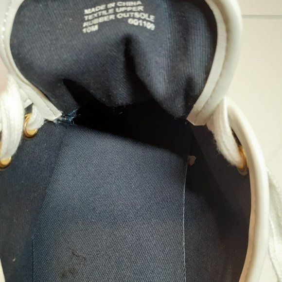 Michael Kors Bailee Logo Sneakers. - Picture 5 of 7